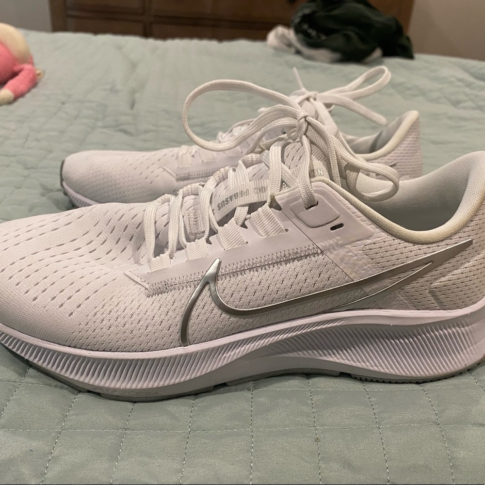 Nike Women's Air Zoom Pegasus 38 Running Shoes. Only worn once.